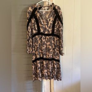 Knox Rose brand women’s plus size dress with black paisley pattern size 2x